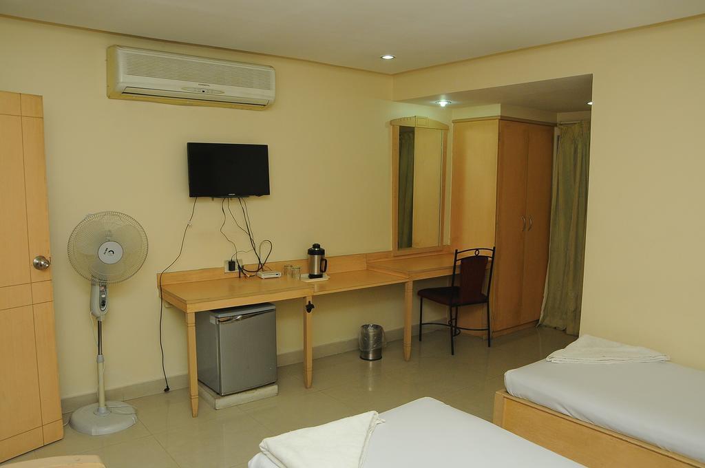 Hotel Padmini Residency ハイデラバード エクステリア 写真